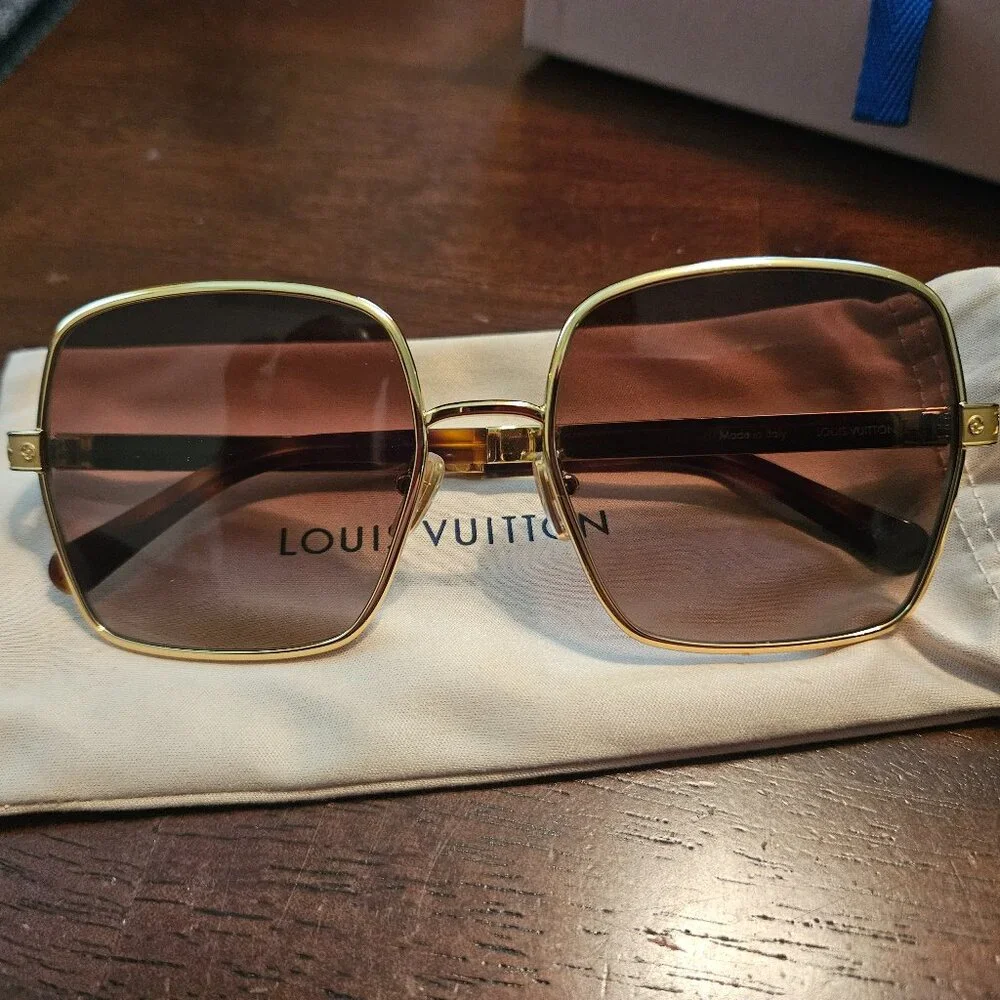 Louis Vuitton Translucent Amber Brown Sunglasses LOUIS VUITTON Sunglasses in Light Brown Acetate main image 2